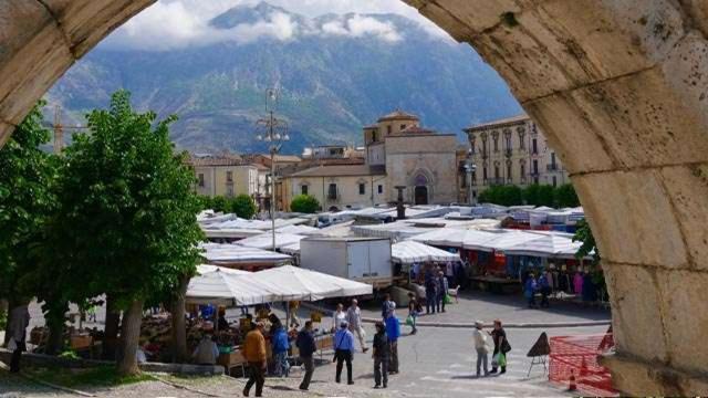 Apartmán Casa Del Fiore Sulmona Exteriér fotografie